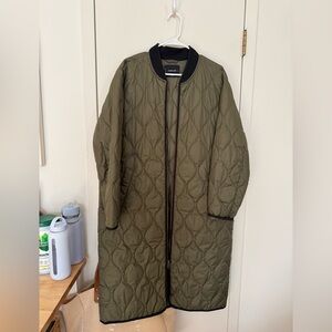 Everlane Long Quilted Coat in Olive Green - M